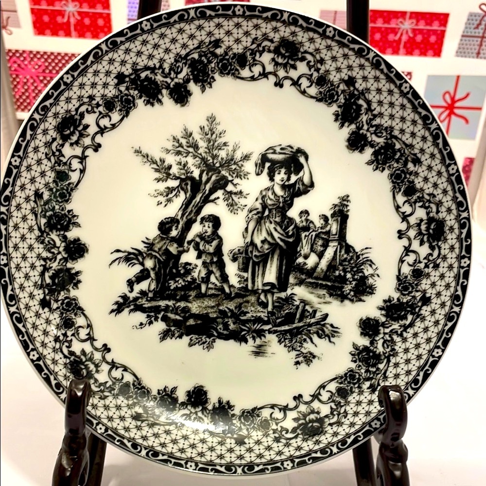 VTG Formalities by Baum Bros. Black & White Toile/ Black Toile Decorative Plate